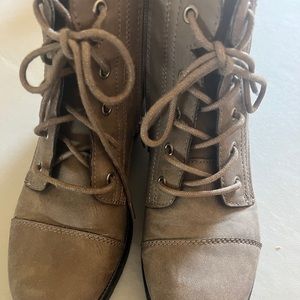 Madden girl boots like new condition